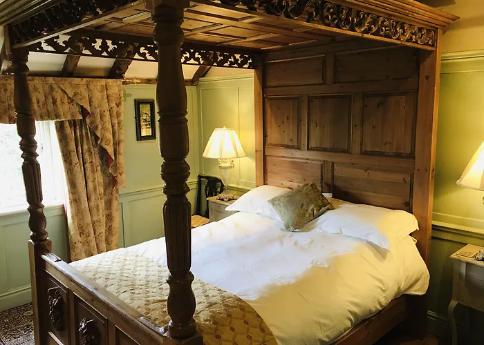 Wolds Village Hotel