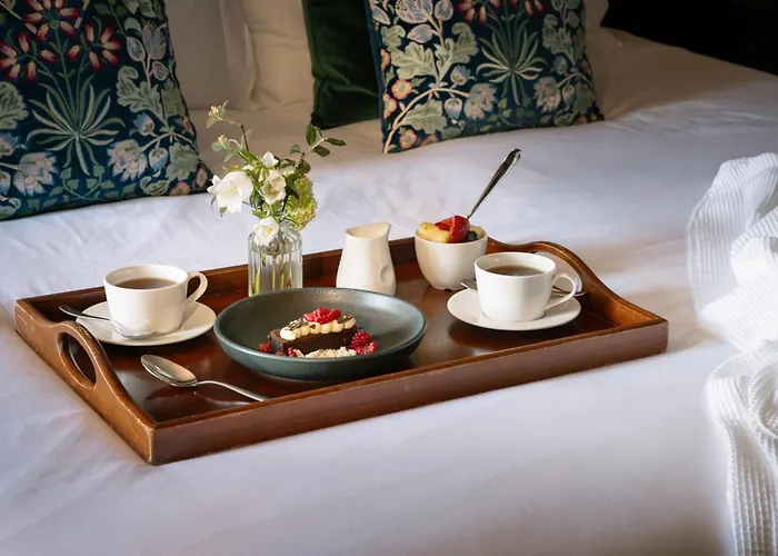 Wood Hall Hotel & Spa